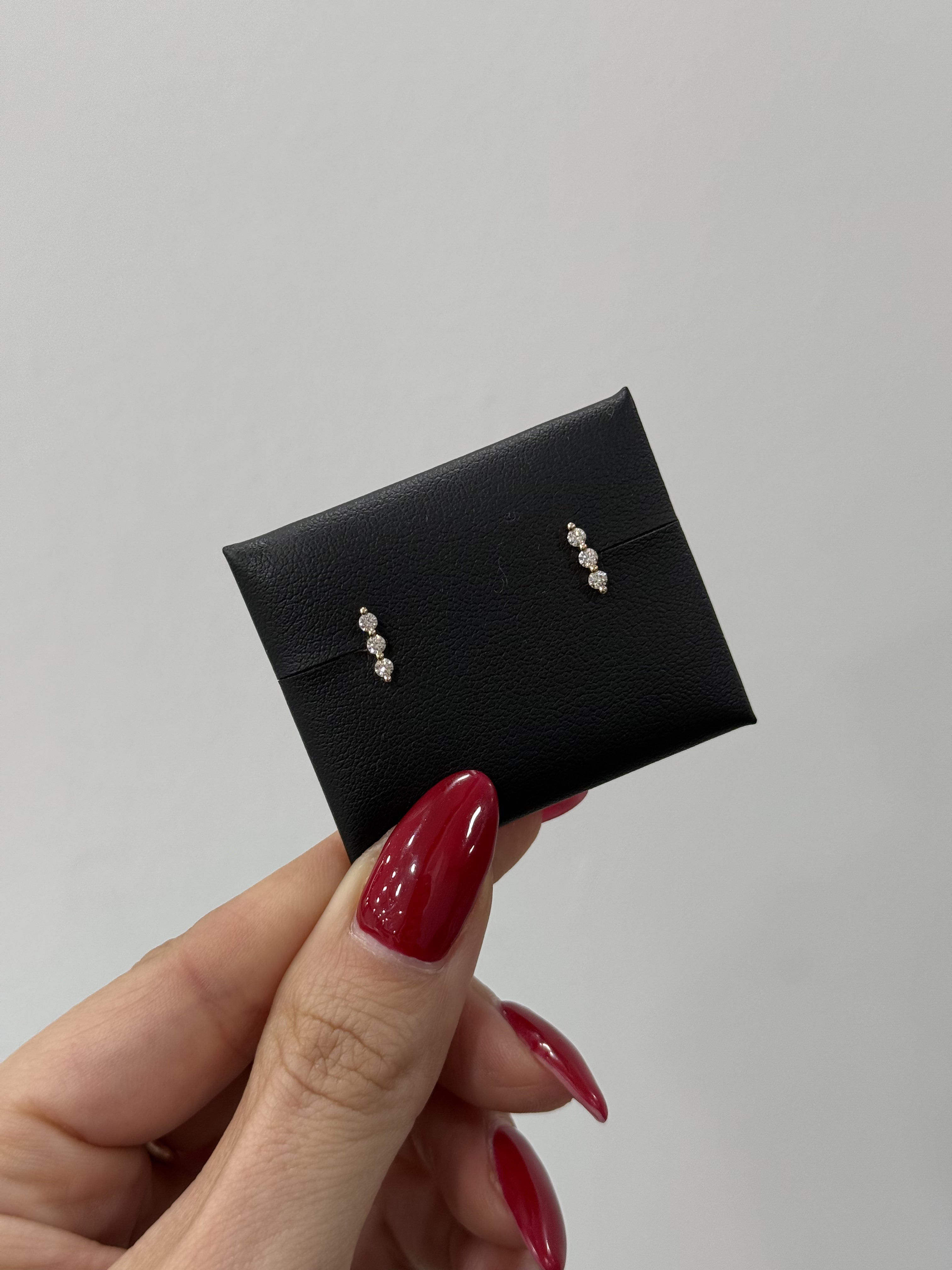 3 Linear Diamond Flat back