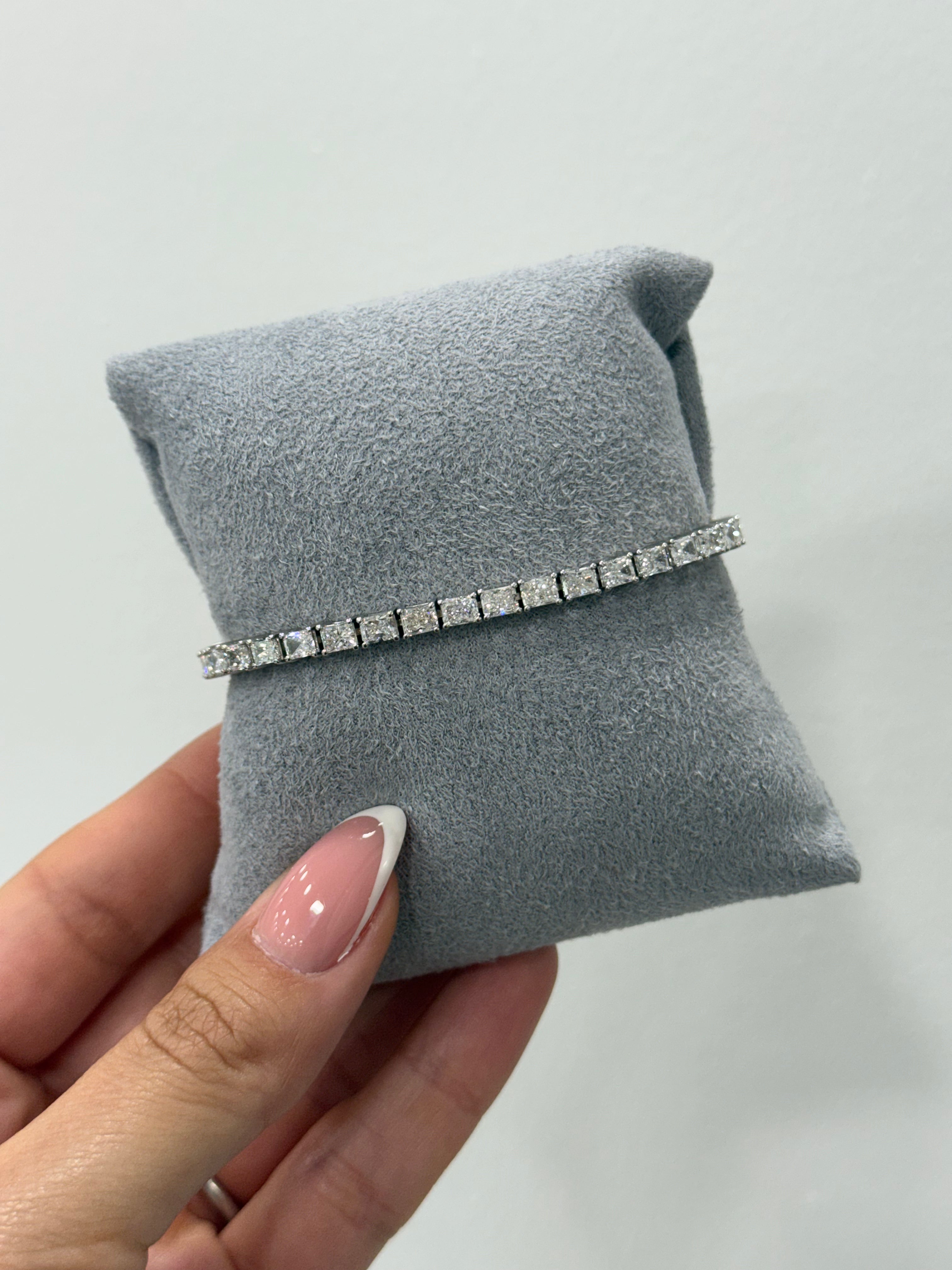 Radiants East to West Lab Tennis Bracelet