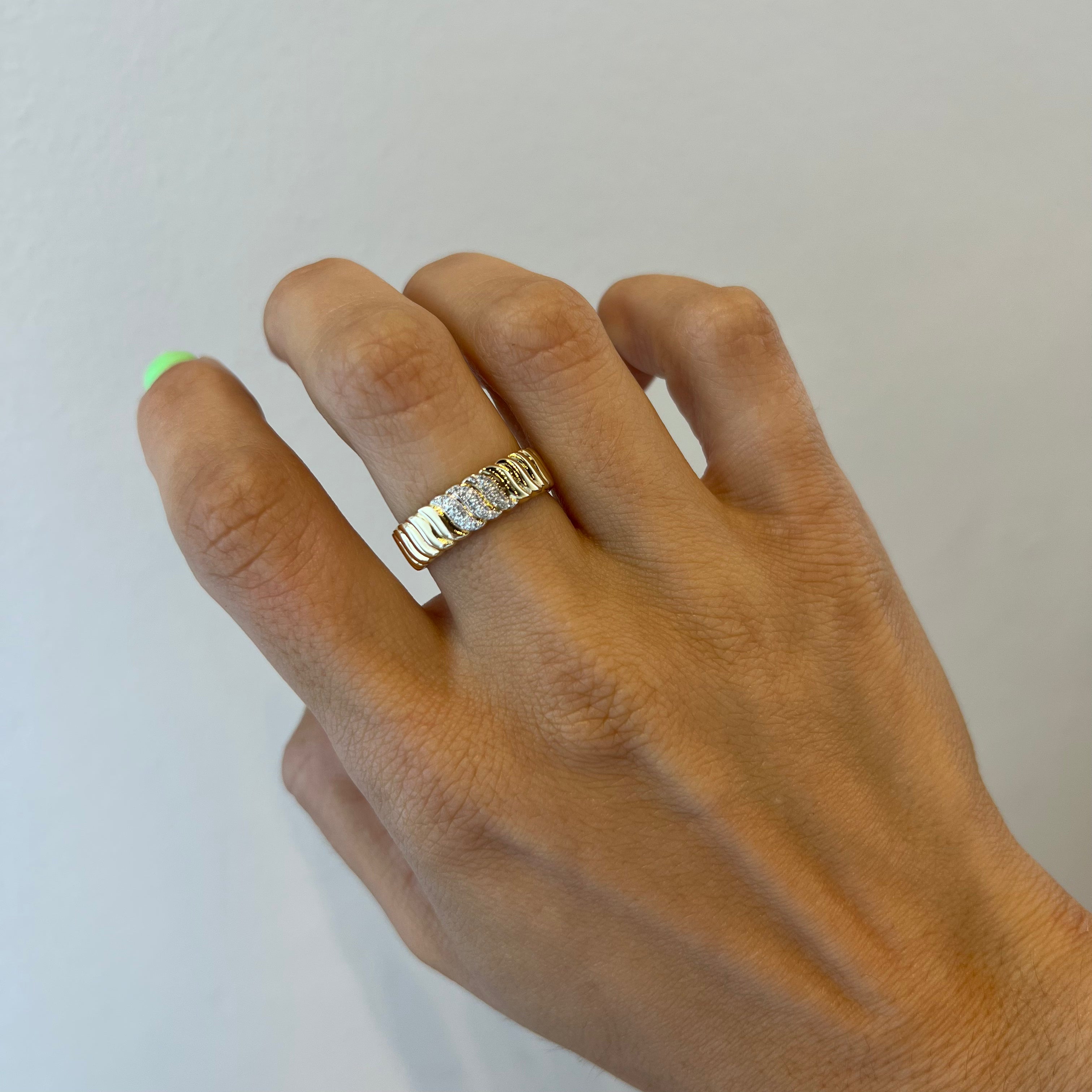 Diamond Center Z Ring