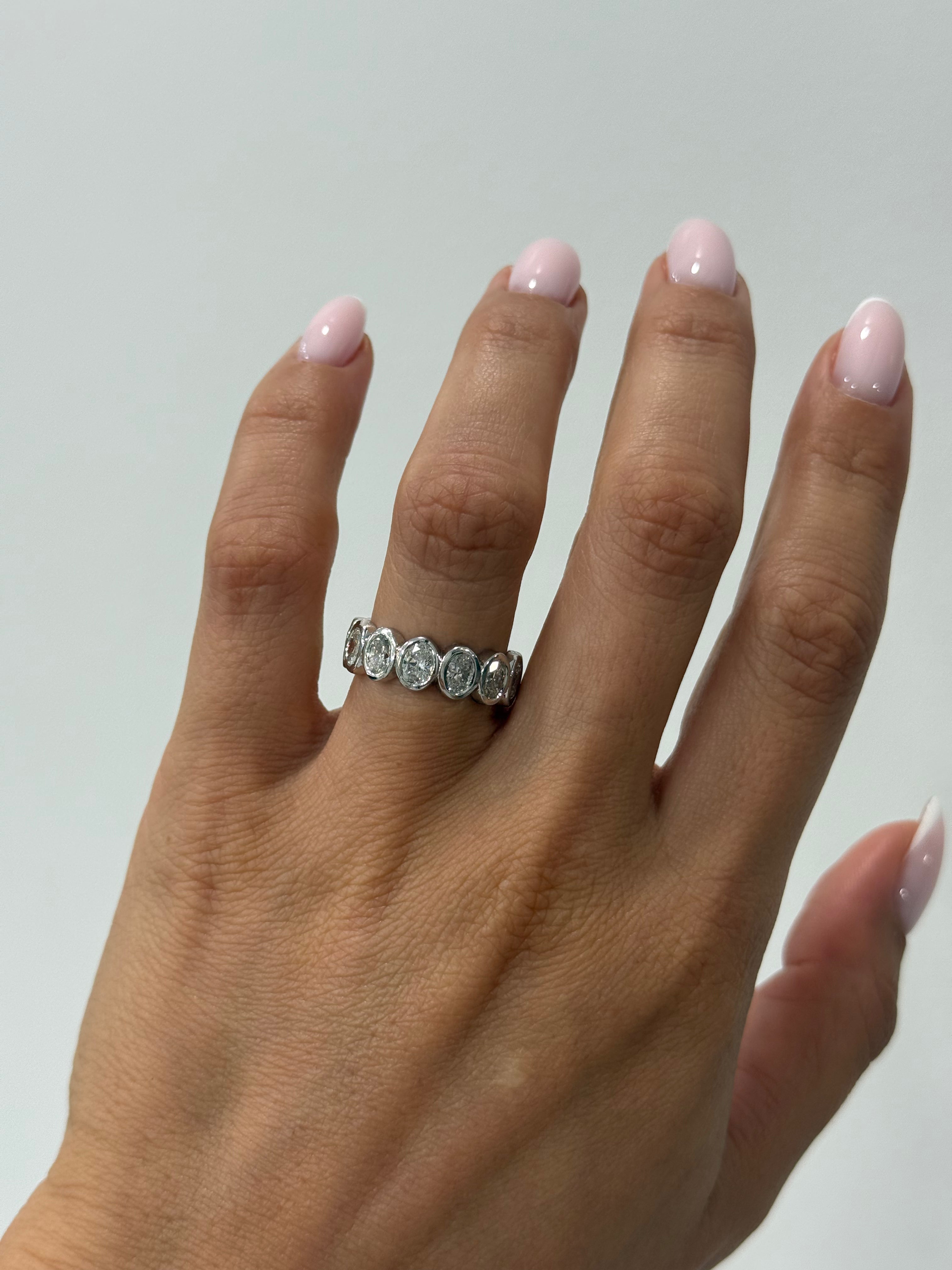 Bezeled Ovals Lab Diamond Band